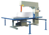 Pengguna Semi - Otomatis EPE Vertical Foam Cutting Machine Untuk Pillow / Foam Lembar