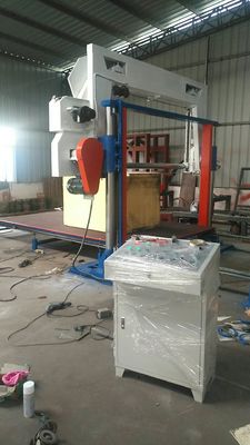 Kecepatan pemotongan yang disesuaikan Mesin pemotong blok busa vertikal untuk listrik