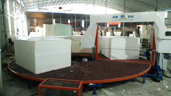 1200mm Tinggi Pemotongan Mesin pemotong busa horisontal Dengan 7.5KW Power / PLC Control System